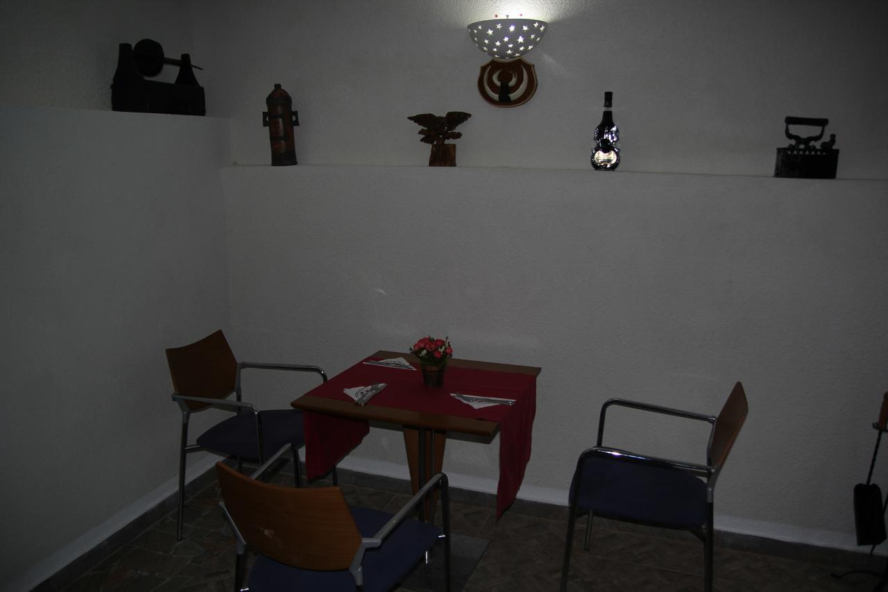 Hotel Doi Taurasi Afumaţi Exterior foto